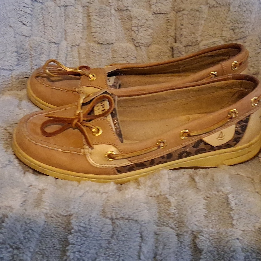 Sperry Women's Tan and Brown Moccasins